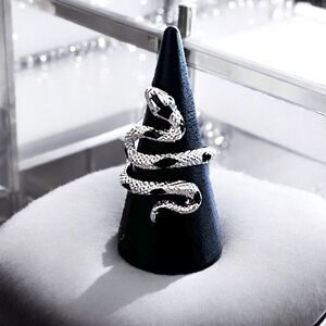 NIB Alloy Snake Silver Stone Ring, Black Rhinestones - Adjustable  ***Item: J22
